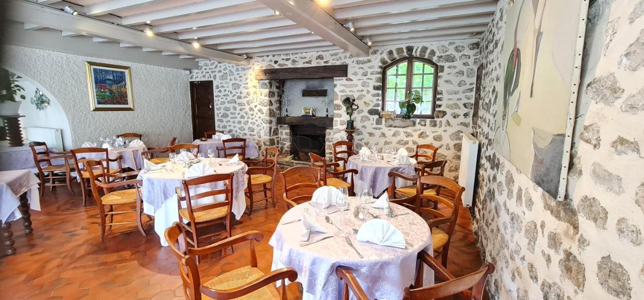 Fasthotel Oloron Hostellerie Du Paon Blanc Lurbe-Saint-Christau Exterior foto